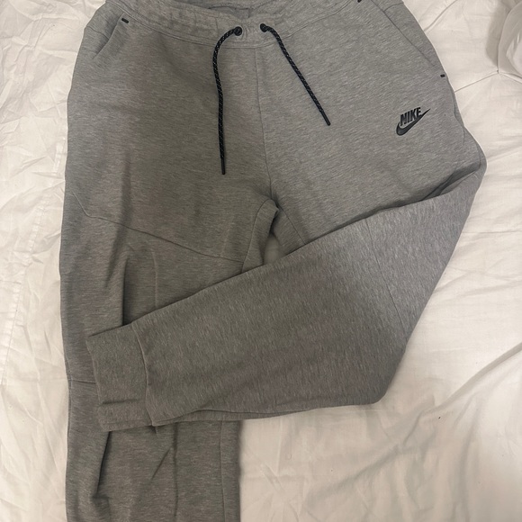 Nike tech fleece pants (men/women) - Picture 1 of 2